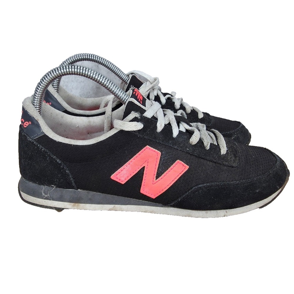 New Balance 410 Running Shoes Womens 8 B Black Pink Suede Sneakers WL410WBA